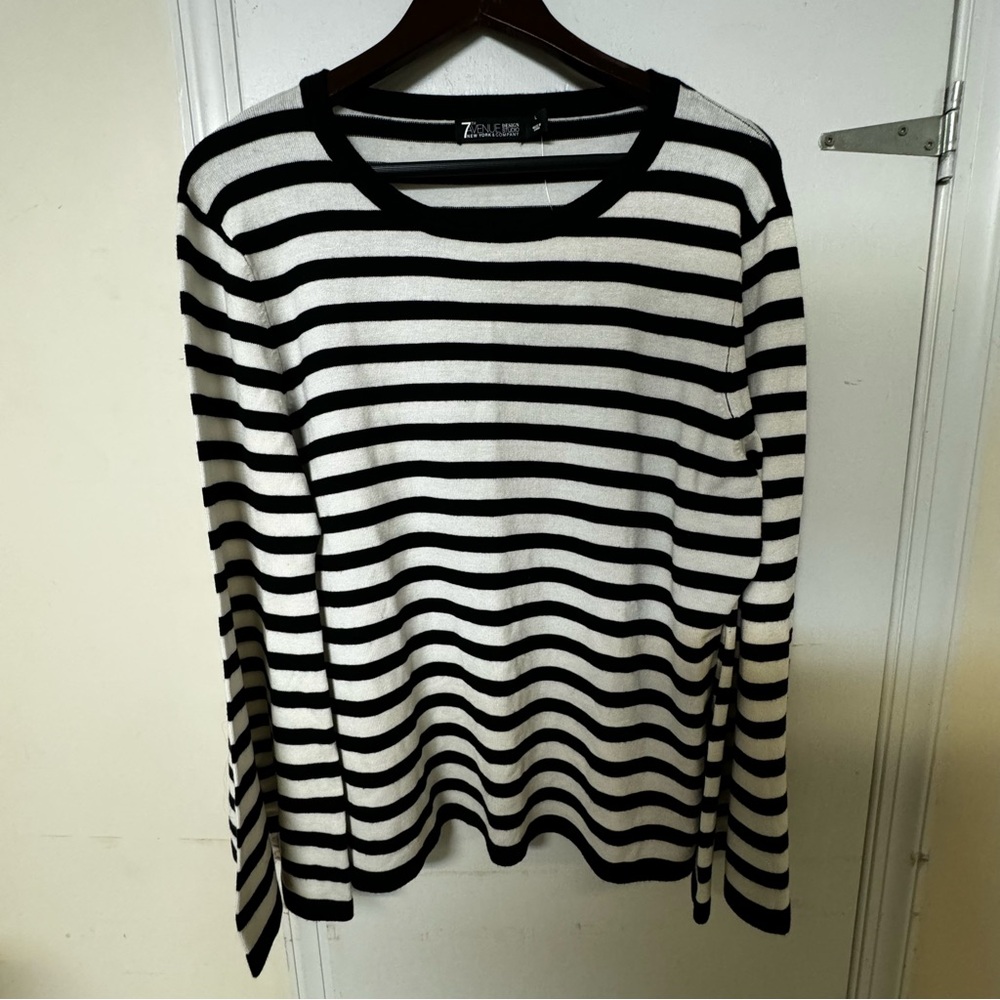 NY&C 7th Ave Women’s Sweater (Size L)